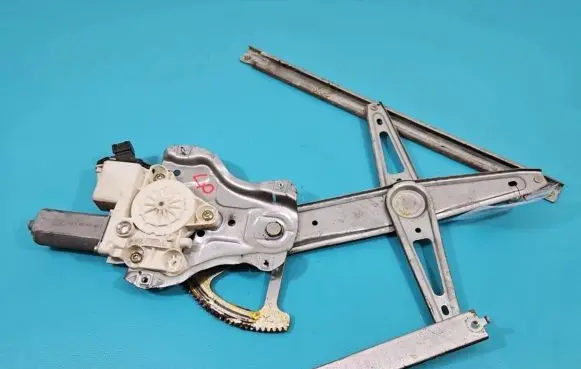 Toyota Corolla E120 E130 Front door window regulator with motor 992045-100 IMPRK1375297