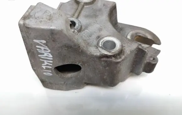 Peugeot 807 Engine mounting bracket 9645030780
