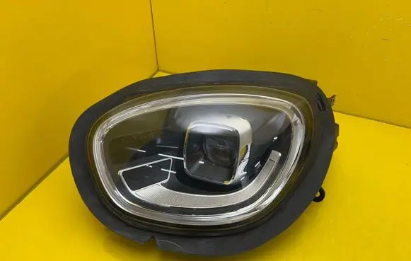 Mini Cooper Countryman F60 Headlight/headlamp 9881589-05