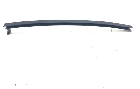 Renault Megane III Rear door windshield rail 822300006R