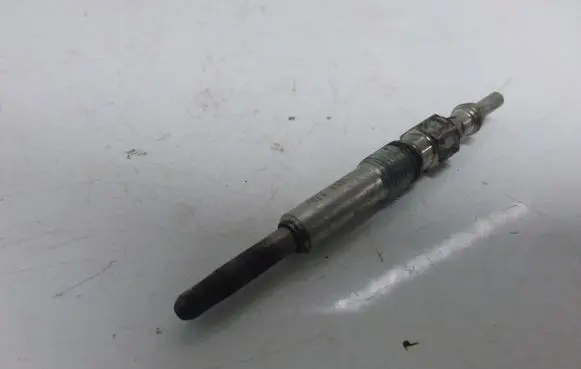 Renault Scenic I Glow plug NGKY732J