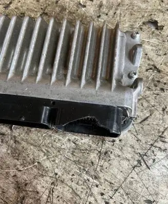 Toyota RAV 4 (XA40) Engine control unit/module 896610R521 1939921 18022101412154