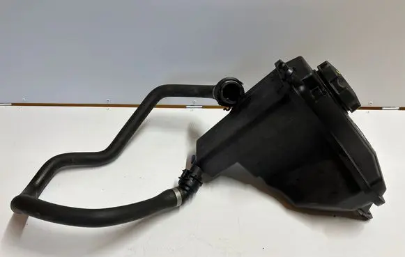 BMW X1 E84 Coolant expansion tank/reservoir 8570079
