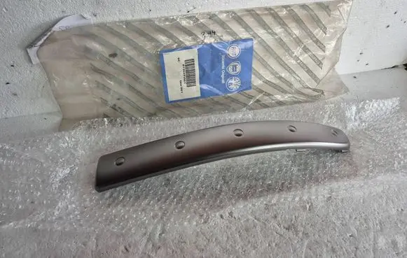 Fiat 500X Front bumper splitter molding 735480644 735491081