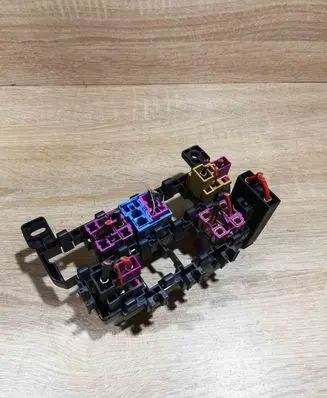 Audi A6 S6 C6 4F Fuse 4F0937503