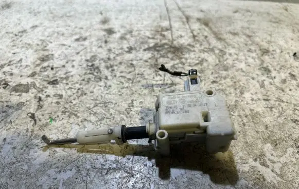 Porsche Cayenne (9PA) Tailgate boot lock/latch motor 7L5827761 33006