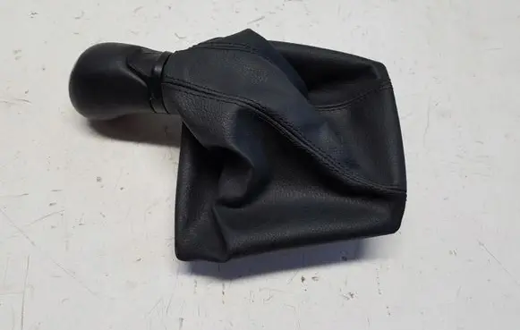 Skoda Kamiq Gear lever shifter trim leather/knob