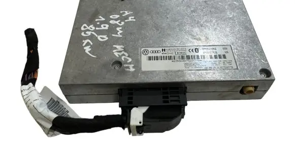 Audi A4 S4 B7 8E 8H Bluetooth control unit module 8P0862335Q