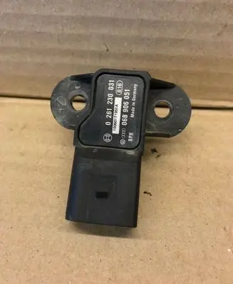 Volkswagen Polo V 6R Air pressure sensor 06B906051