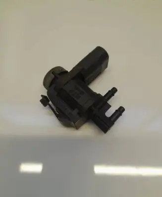 Volkswagen Touran I Turbo solenoid valve 1J0906283C