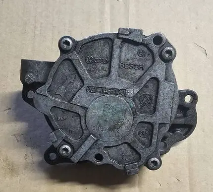 Audi A3 S3 8P Vacuum pump 03L145100F