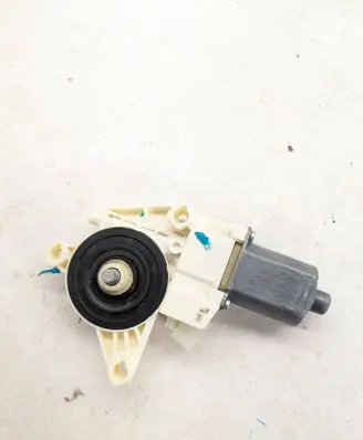 Mercedes-Benz S W222 Front door window regulator motor A1669060301