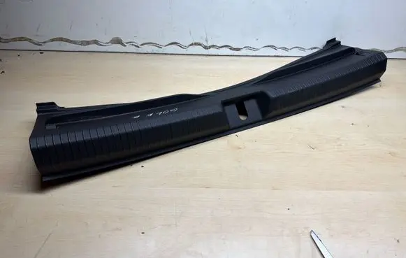 Volkswagen Golf VIII Trunk/boot sill cover protection 5H6863459C