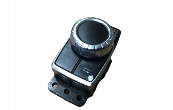 Mercedes-Benz B W246 W242 Head unit multimedia control A2469001309
