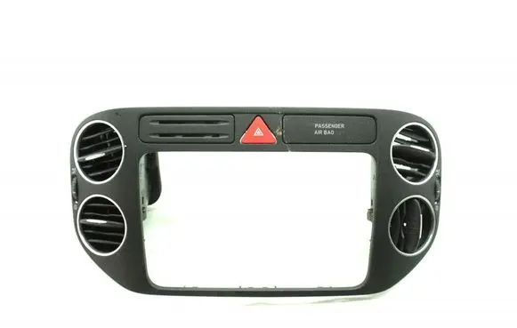 Volkswagen Golf Plus Front bodywork piece 5M0858071K