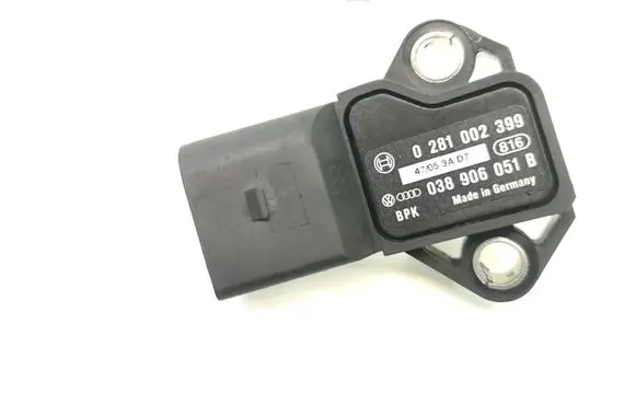 Volkswagen PASSAT B6 Intake air temperature sensor 038906051B 0281002399