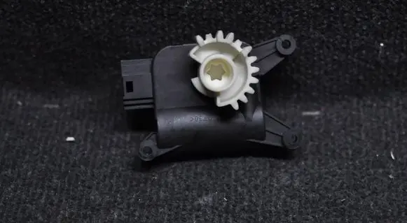 Volkswagen Eos Air flap motor/actuator 1K0907511D