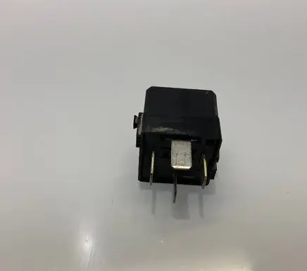 Mercedes-Benz E W211 Other relay A0025421319 4RA00779100 0025421319