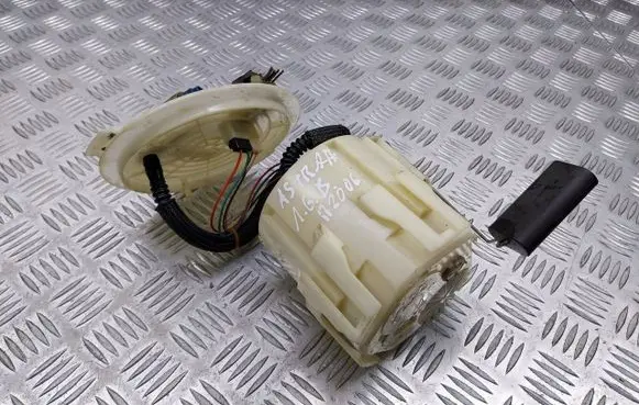 Opel Astra H Mechanical fuel pump 13238851