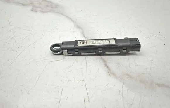 Skoda Superb B6 (3T) Aerial antenna amplifier 3T0035577D 286101232 UA7PL4L10