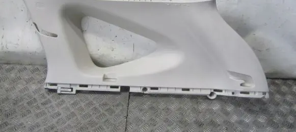 Honda CR-V (D)pillar trim (top) 