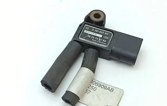 Chrysler 300 - 300C Exhaust gas pressure sensor 56044587AA 0281002811 04606909AB