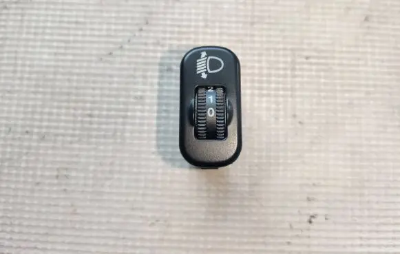 Volkswagen Crafter Headlight level height control switch 9065440131 32200105