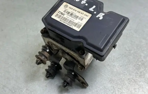 Volkswagen Passat Alltrack ABS Pump 3AA614109AT