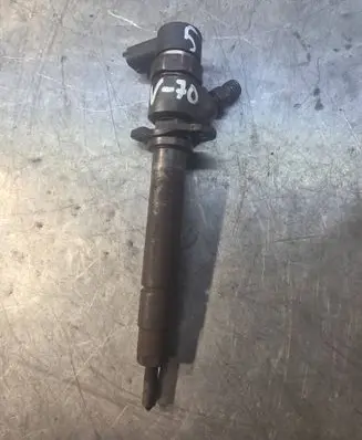 Volvo V70 Fuel injector 