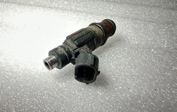 Audi A8 S8 D2 4D Fuel injector 07D906031 0280156059