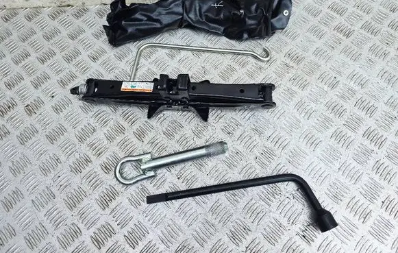Toyota Yaris Lift Jack 