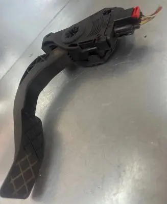 Audi A6 S6 C6 4F Accelerator throttle pedal L8k1723523