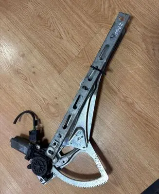 Mercedes-Benz CLK A208 C208 Front door window regulator with motor 0130821723 119378 119378XXX