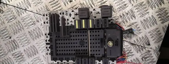 Volvo S60 Fuse module 8645729