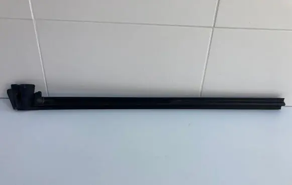 Ford Mustang VI Rubber seal front door window/glass 