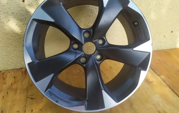 Seat Leon IV R18 alloy rim 5FA601025H