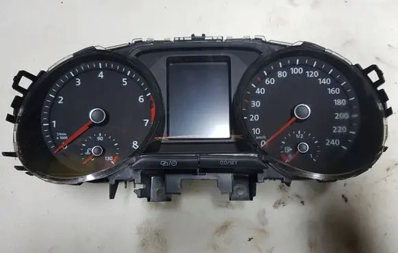 Volkswagen Polo V 6R Speedometer (instrument cluster) 6C0920740C