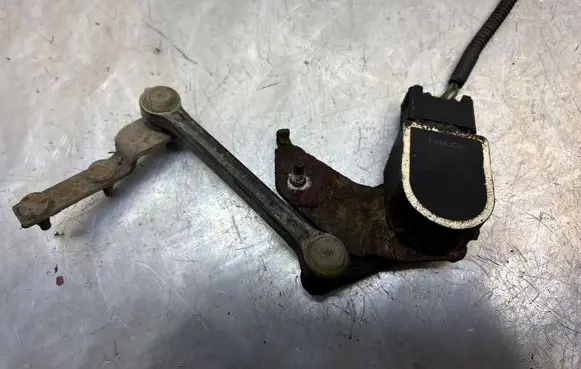 Volvo V60 Rear air suspension level height sensor 8G9N5A955BA 20130904