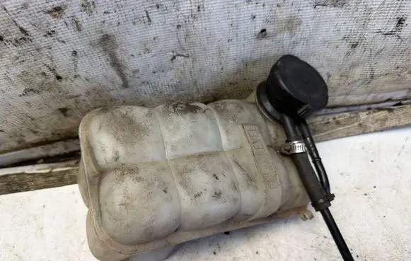 BMW 3 E30 Coolant expansion tank/reservoir