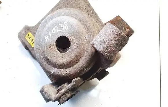 Engine mount bracket