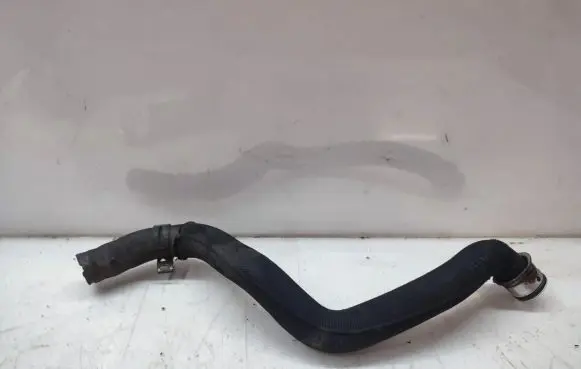Mercedes-Benz E W212 Engine coolant pipe/hose