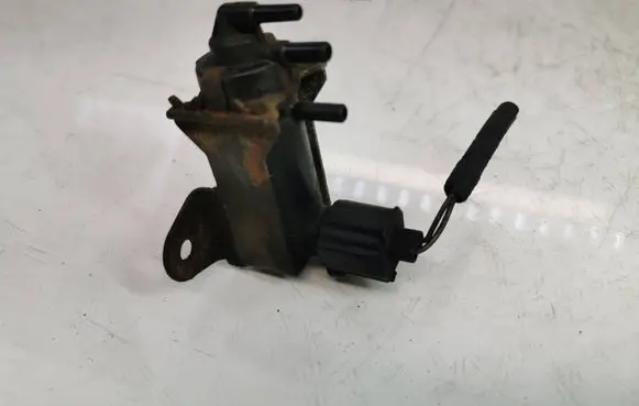 Jaguar X-Type Vacuum valve 