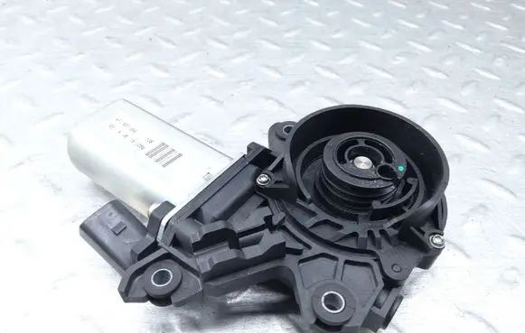 Audi A8 S8 D4 4H Front door soft close latching motor 4F0837059