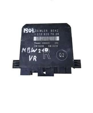 Mercedes-Benz E W210 Door control unit/module 2108207626