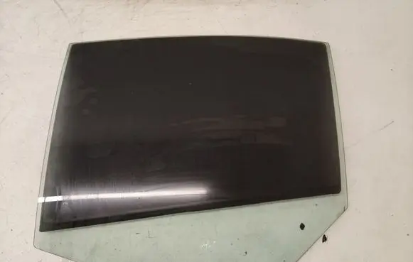 Rear door window glass
