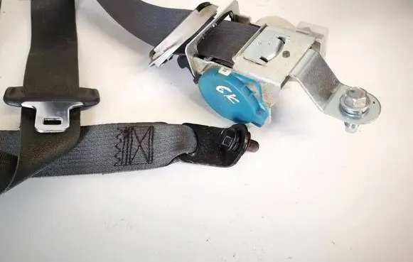 Rear seatbelt