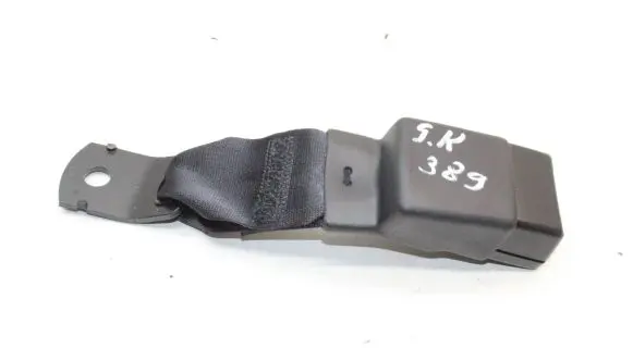 Nissan Leaf I (ZE0) Rear seatbelt buckle