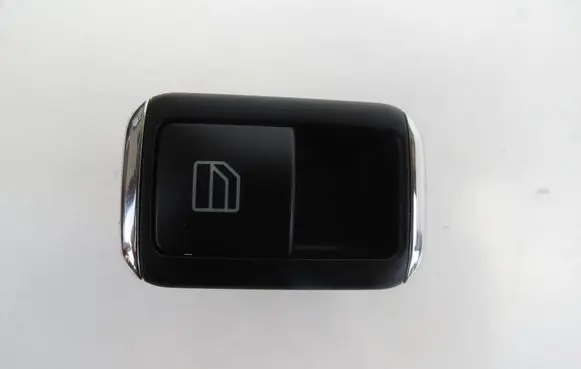 Mercedes-Benz C W204 Electric window control switch A2048700451 03139100