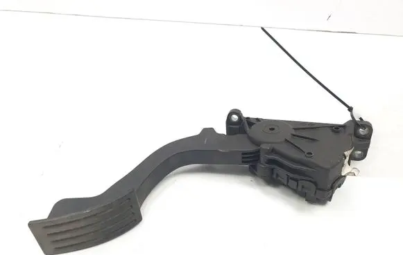 Ford Focus Accelerator throttle pedal 45M51-9F863-AJ