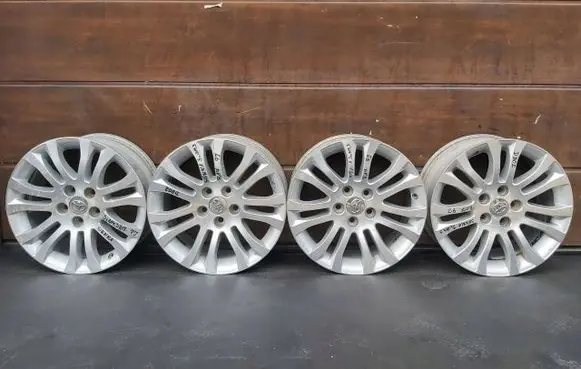 Toyota Sienna XL30 III R17 alloy rim 